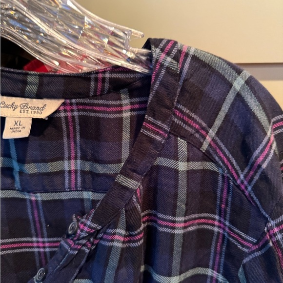 Lucky Brand Purple Plaid VNeck Shirt w flounce rear hem SZ XL - Picture 3 of 14